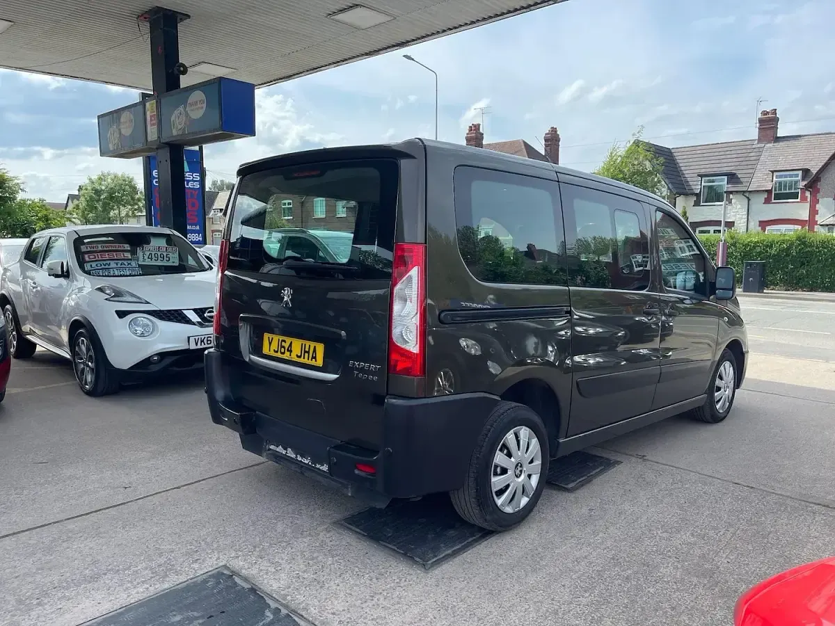 Used Peugeot TePee Comfort 2015 Brown MPV