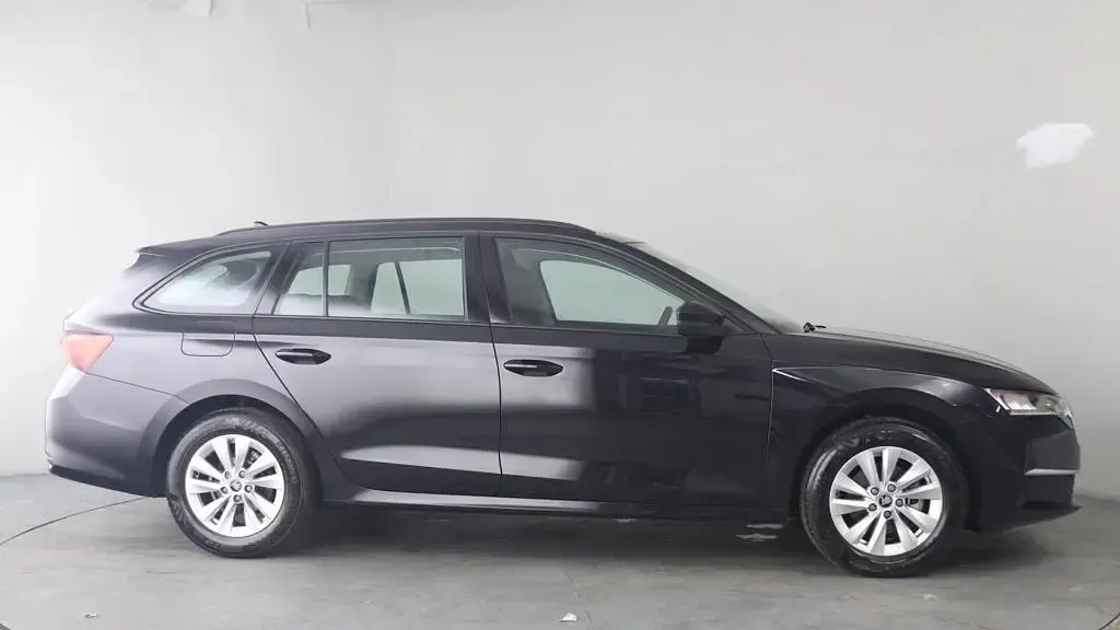 Used Skoda Octavia SE Technology 116 HP (85 kW) 2025 Black Estate