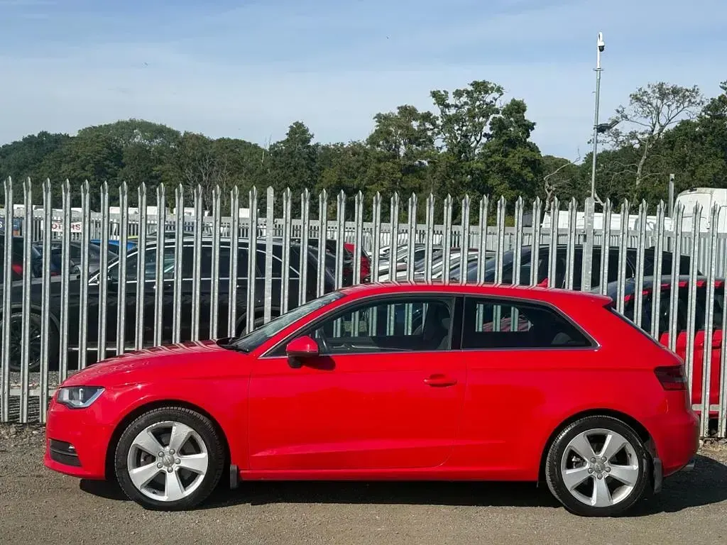 Used Audi A3 Sport 184 HP (135 kW) 2014 Red Hatchback