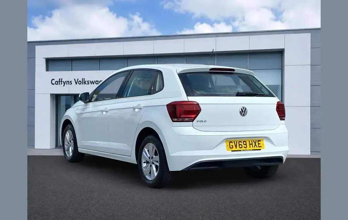 Used VW Polo SE 95 HP (69 kW) 2019 White Hatchback