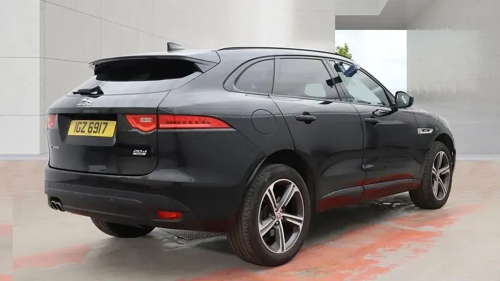 Used Jaguar F-Pace R-Sport 180 HP (132 kW) 2018 Black SUV