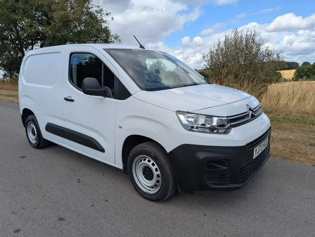 Used Citroën Berlingo 100 HP (73 kW) 2024 White MPV