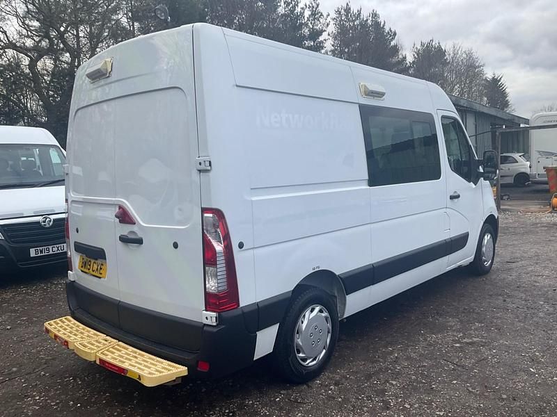 Used Vauxhall Movano 130 HP (95 kW) 2018 White MPV