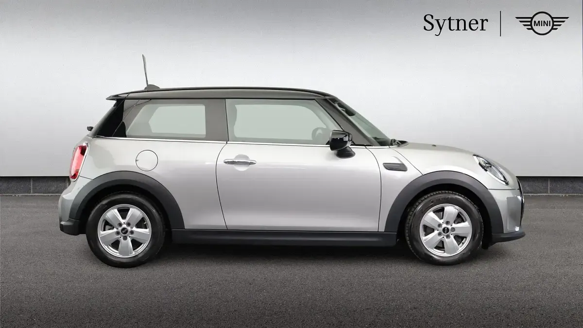 Used Mini Cooper Classic 134 HP (98 kW) 2023 Silver Hatchback