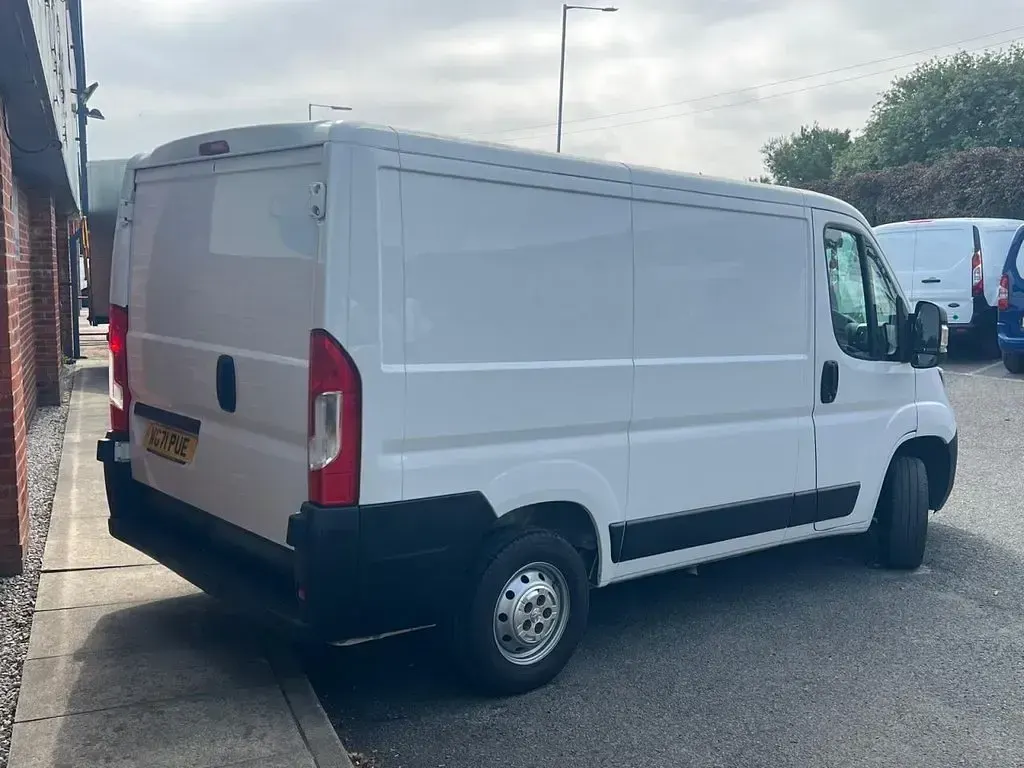 Used Peugeot Boxer 162 HP (119 kW) 2021 White Van