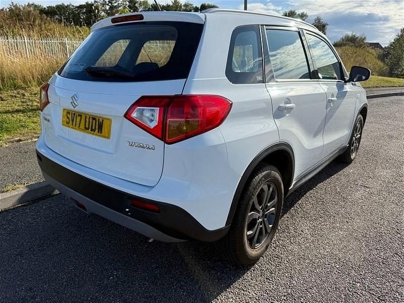 Used Suzuki Vitara SZ4 120 HP (88 kW) 2017 White SUV