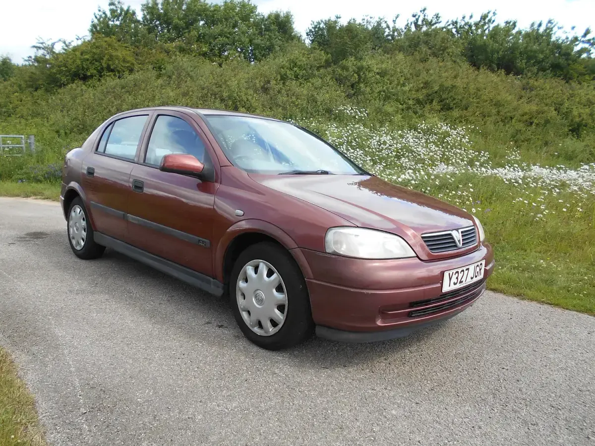 Used Vauxhall Astra Club 2001 Red Hatchback