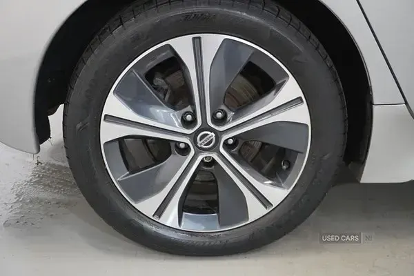 Usado Nissan Leaf N-Connecta 110 kW (150 HP) 2020 Prateado Citadino