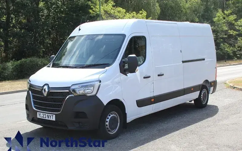 Used Renault Master 135 HP (99 kW) 2023 MPV
