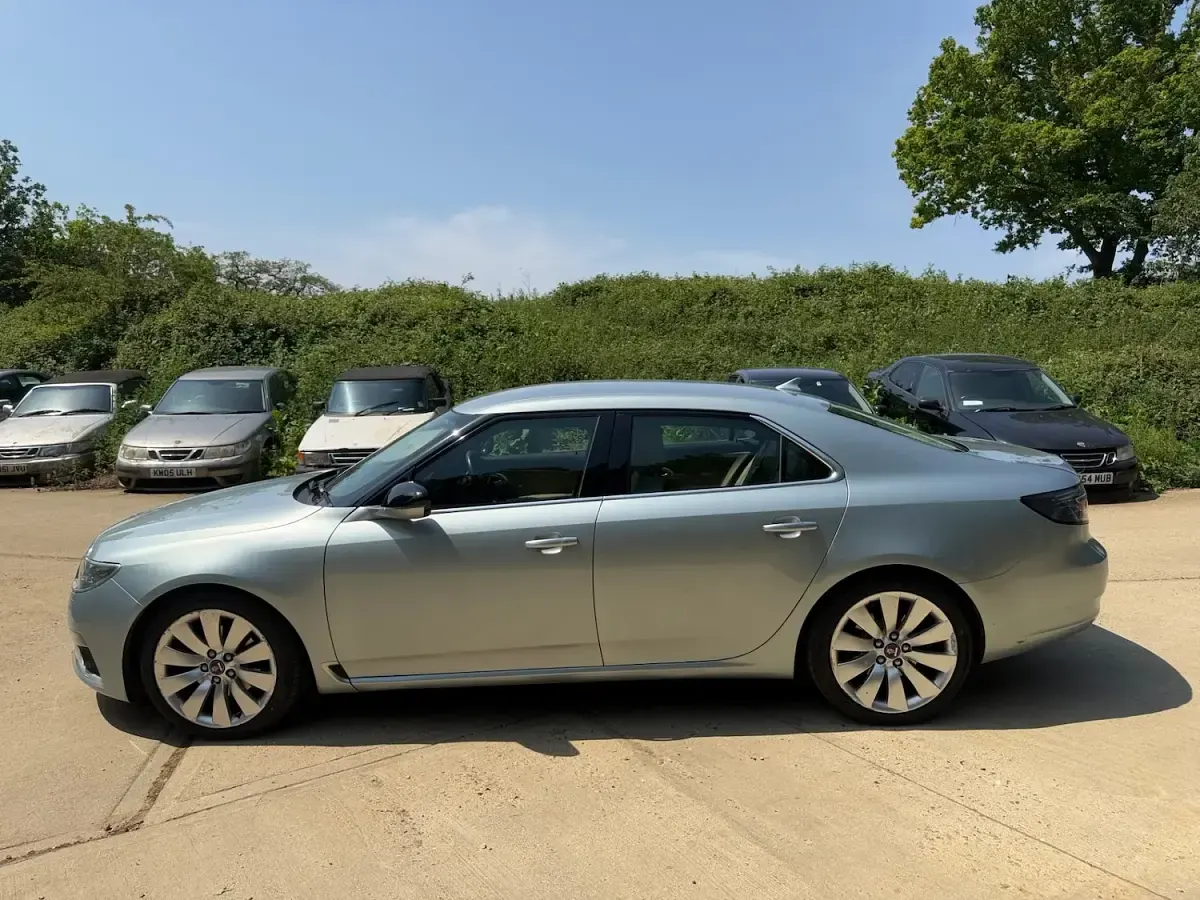 Used Saab 9-5 Aero 220 HP (161 kW) 2010 Silver Sedan