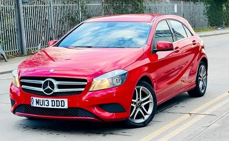 Used Mercedes A200 2013 Red Hatchback