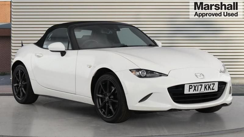 Used Mazda MX5 Inclusive 160 HP (117 kW) 2017 White Cabriolet