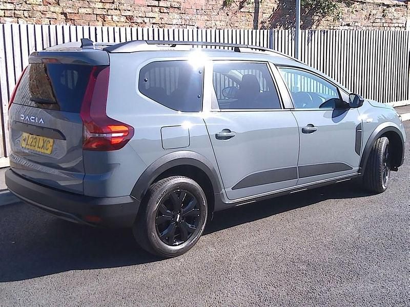 Used Dacia Jogger Extreme 110 HP (80 kW) 2023 Grey MPV