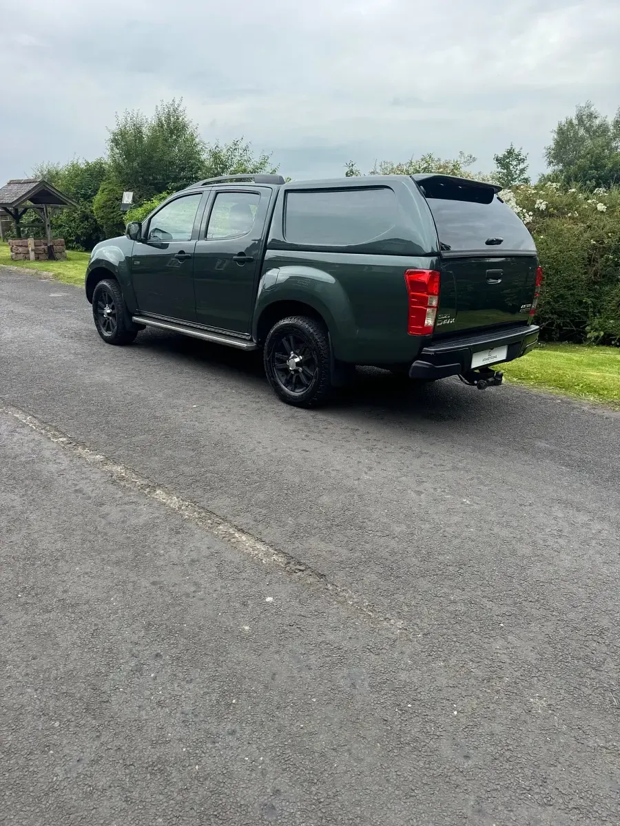 Used Isuzu D-Max 2014 Green Pickup