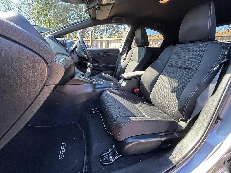 Used Honda Civic Sport 120 HP (88 kW) 2016 Silver Hatchback