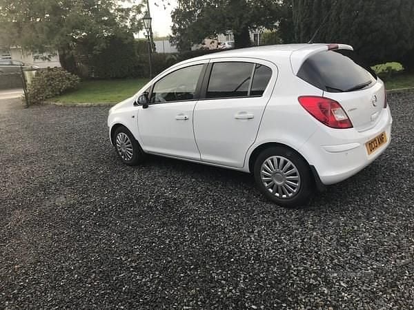 Used Opel Corsa drive 2015 White Hatchback