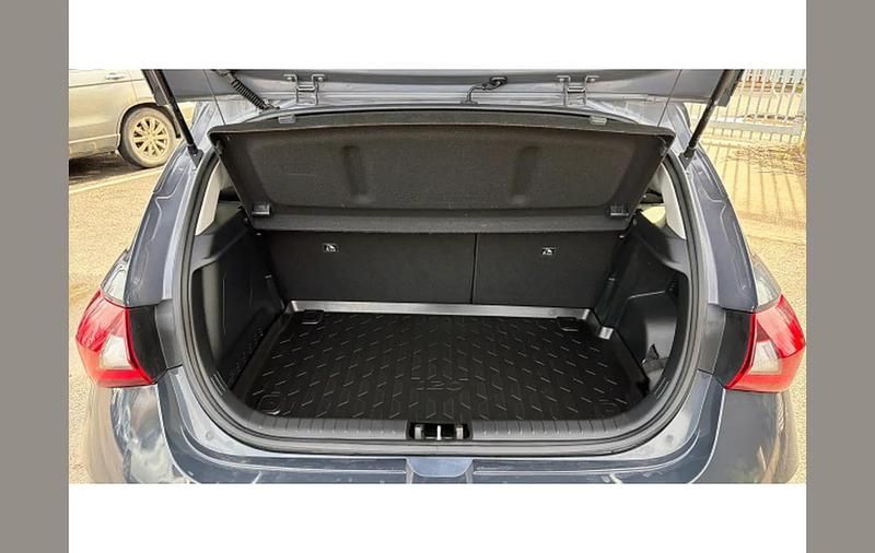 Used Hyundai i20 Premium 99 HP (72 kW) 2022 Grey Hatchback
