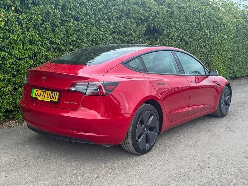 Usado Tesla Model 3 Long Range AWD 366 kW (498 HP) 2021 Vermelho Sedan