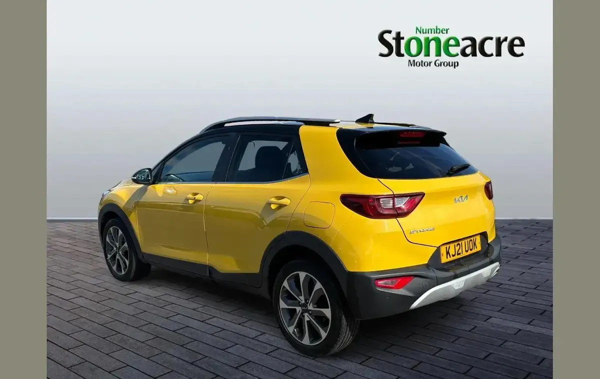 Usado Kia Stonic 118 HP (86 kW) 2021 Amarelo SUV