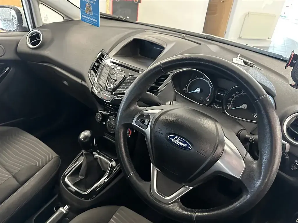Used Ford Fiesta Zetec 2015 White Hatchback