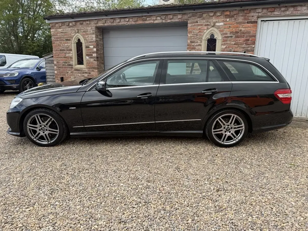 Used Mercedes E350 265 HP (194 kW) 2011 Black Estate