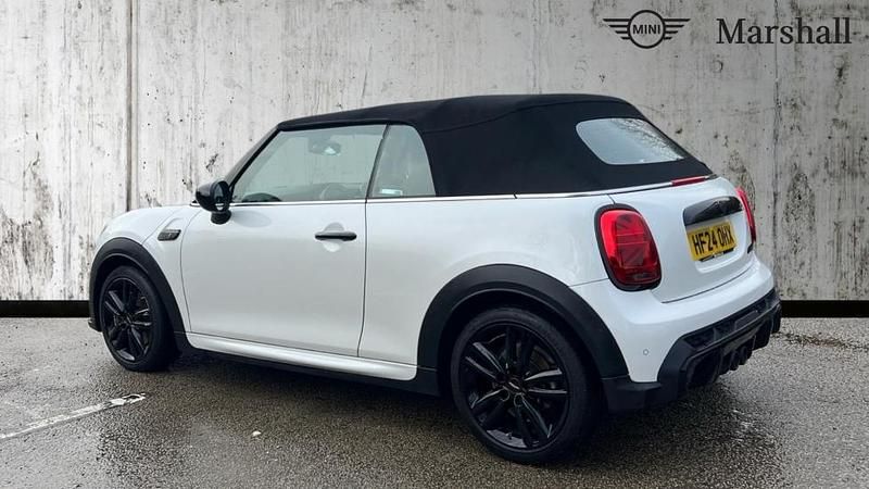 Used Mini Cooper Sport 178 HP (130 kW) 2024 Nanuq white Hatchback
