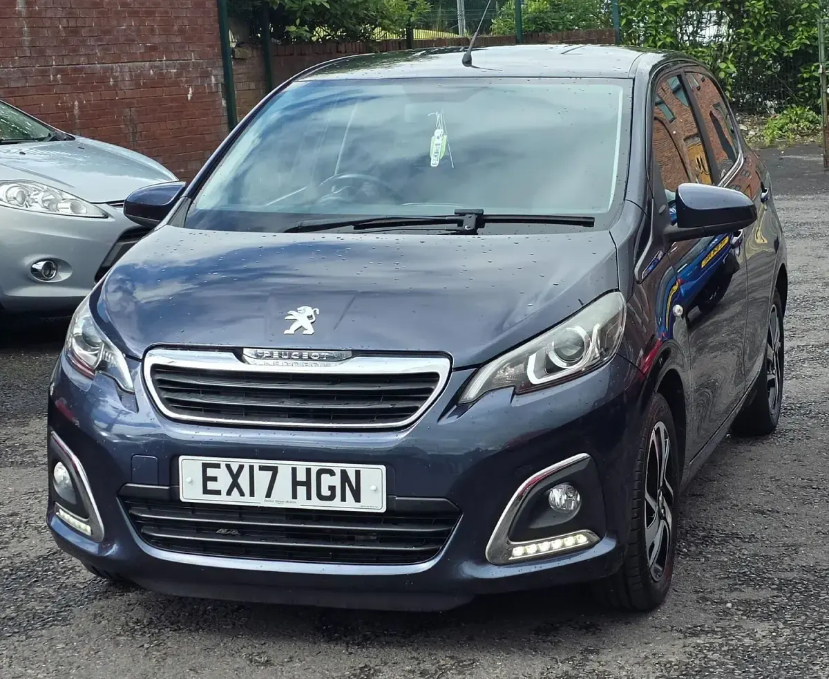 Used Peugeot 108 Allure 82 HP (60 kW) 2017 Blue Hatchback