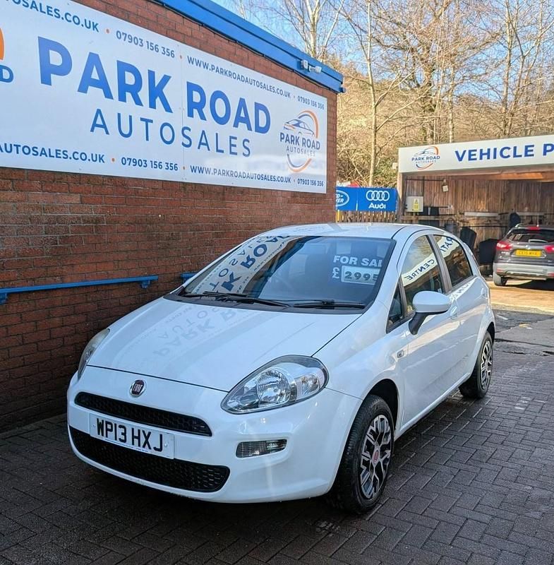 Used Fiat Punto Pop 69 HP (50 kW) 2013 White Hatchback