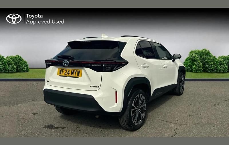 Used Toyota Yaris Cross 113 HP (83 kW) 2024 White SUV