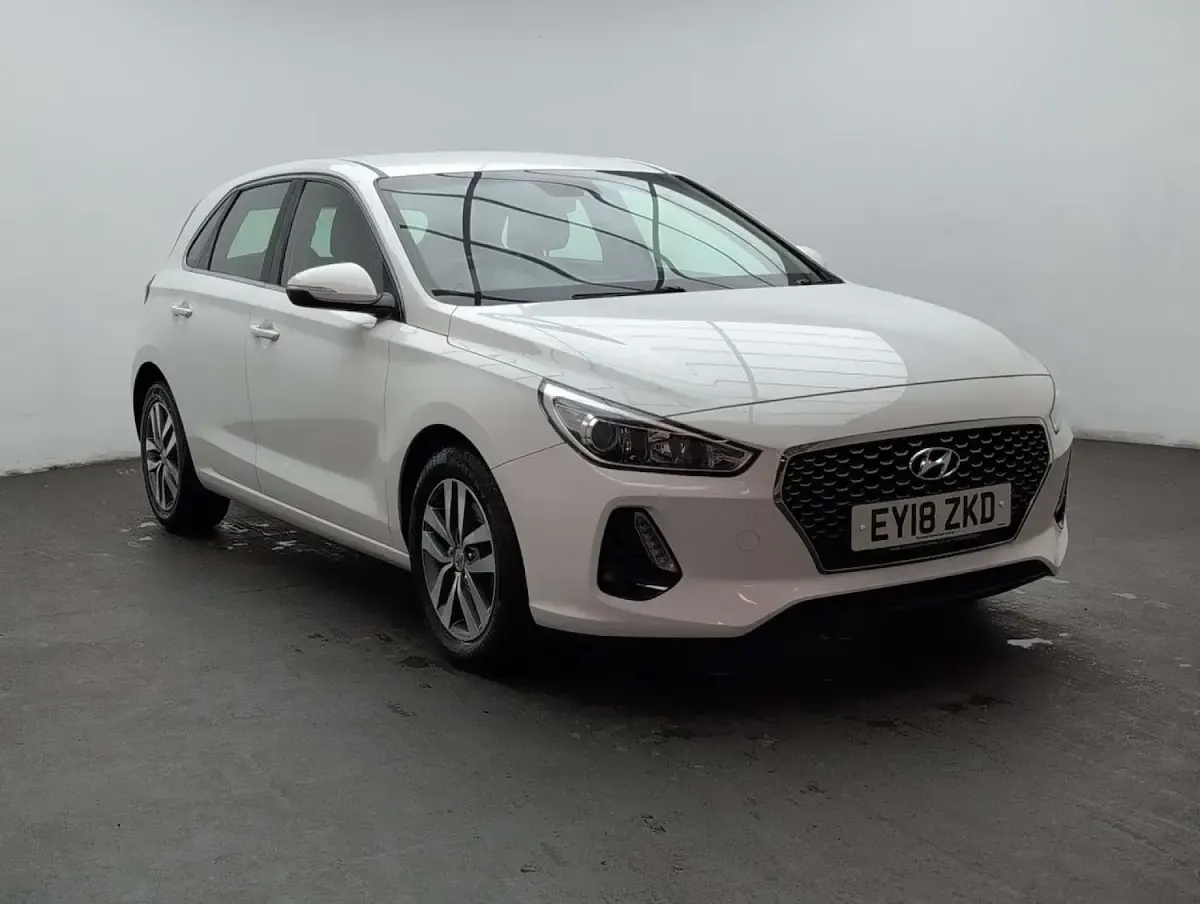 Used Hyundai i30 SE 120 HP (88 kW) 2018 White Hatchback
