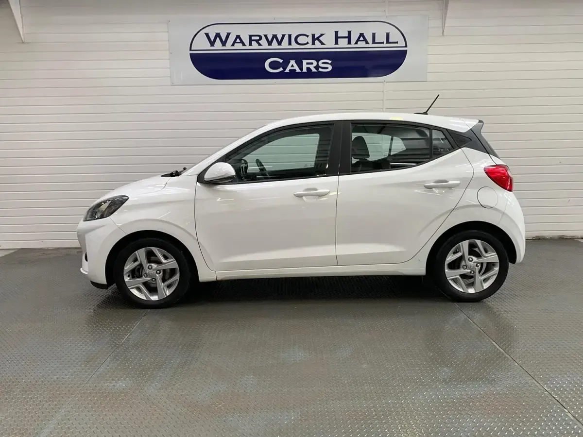 Used Hyundai i10 SE 2022 White Hatchback