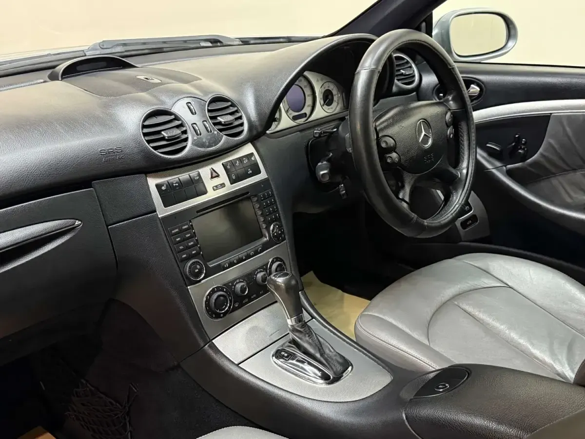 Begagnad Mercedes CLK200 Avantgarde 2009 Silver Sportkupé