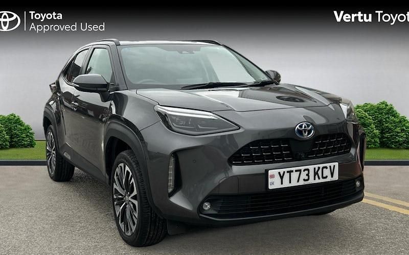 Used 2025 Toyota Yaris Hybrid Estate | £24,468 (Fair price) - Image 1/4
