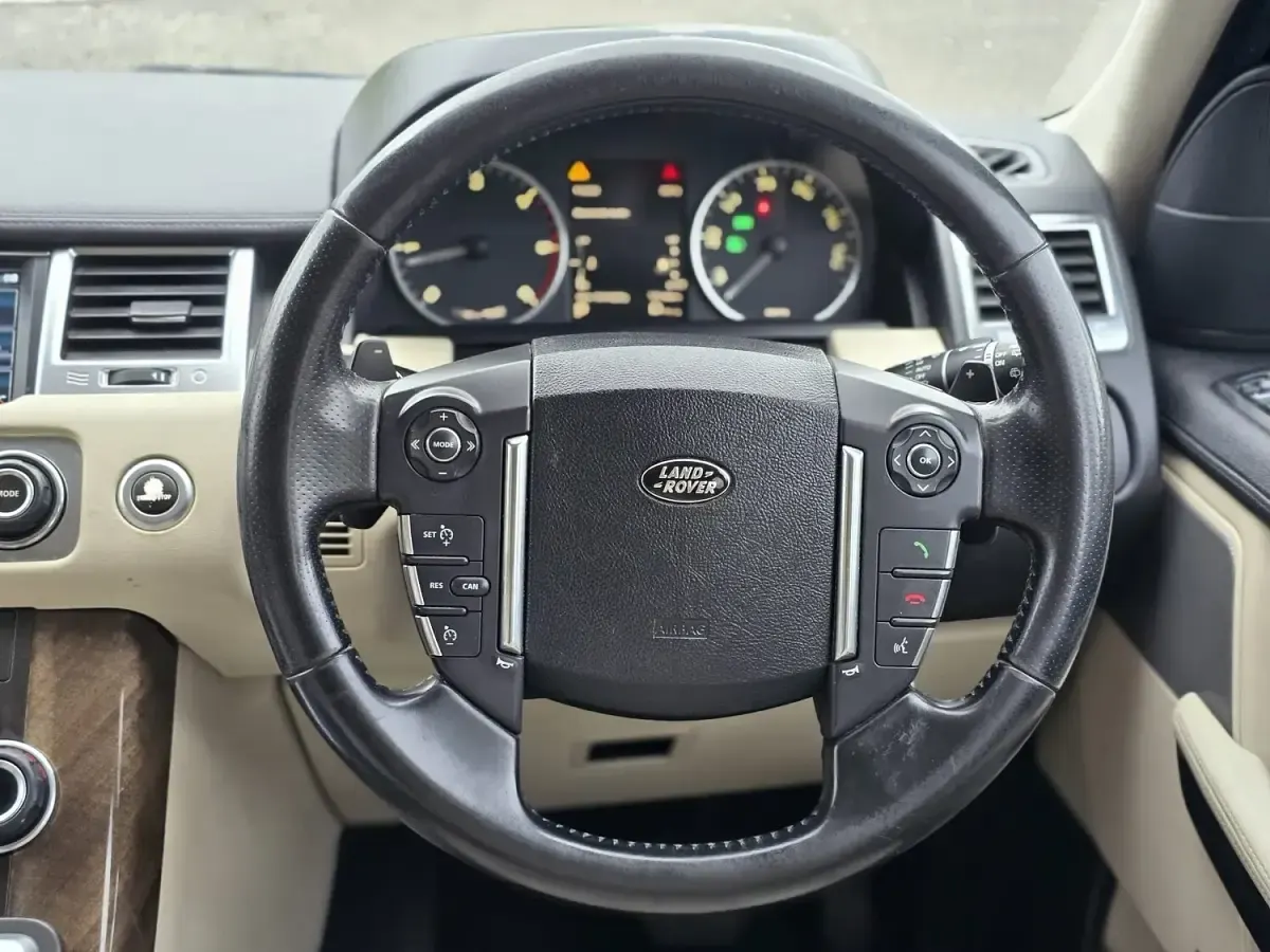 Used Land Rover Range Rover HSE 255 HP (187 kW) 2012 Black SUV