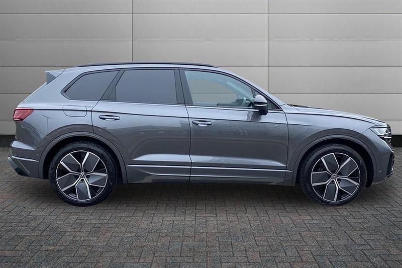 Used VW Touareg Black Edition 286 HP (210 kW) 2025 Silicon grey SUV