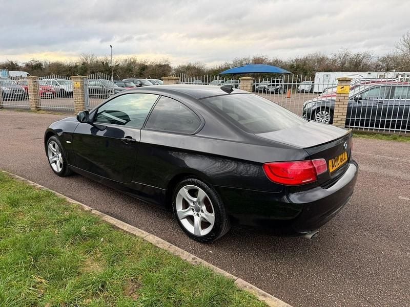 Used BMW 320 2010 Black Coupe