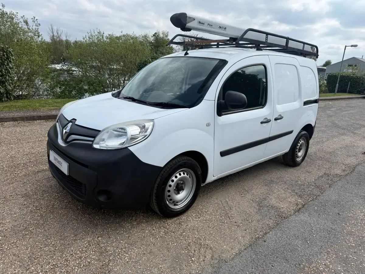 Begagnad Renault Kangoo Business 90 HK (66 kW) 2017 Vit Minibuss