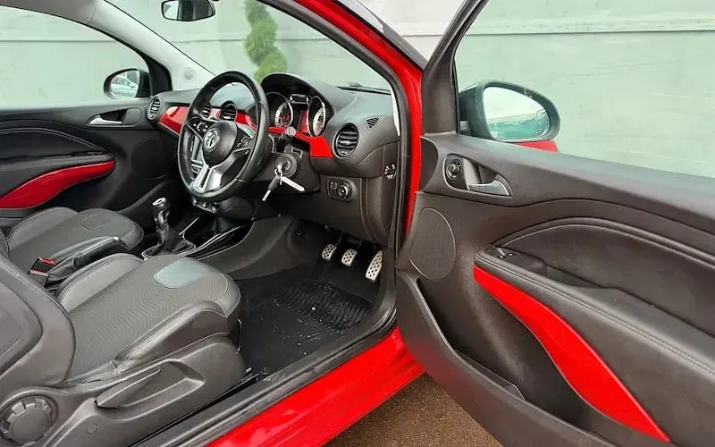 Used Vauxhall Adam 69 HP (50 kW) 2016 Red Hatchback