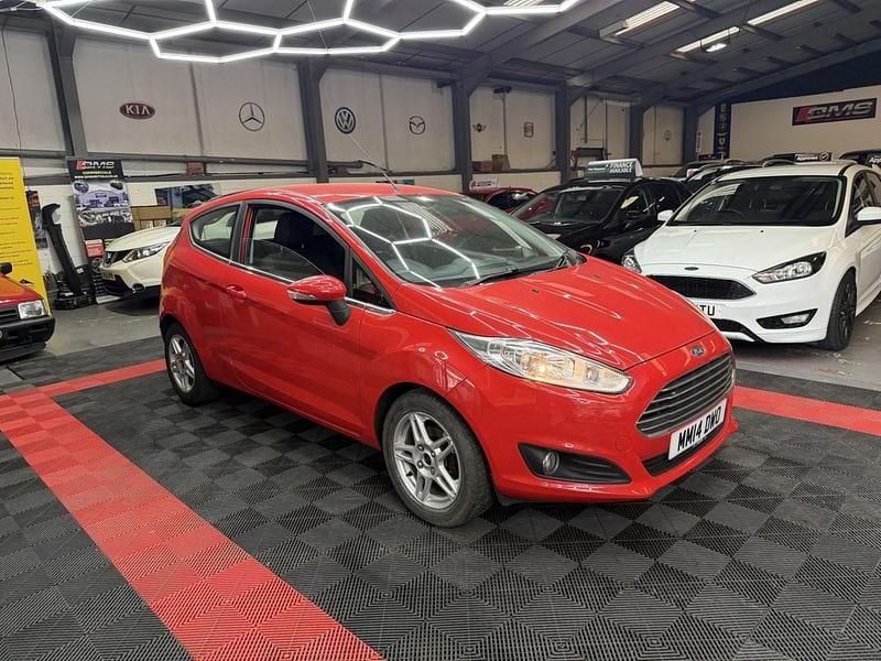 Usado Ford Fiesta Zetec 2014 Vermelho Citadino