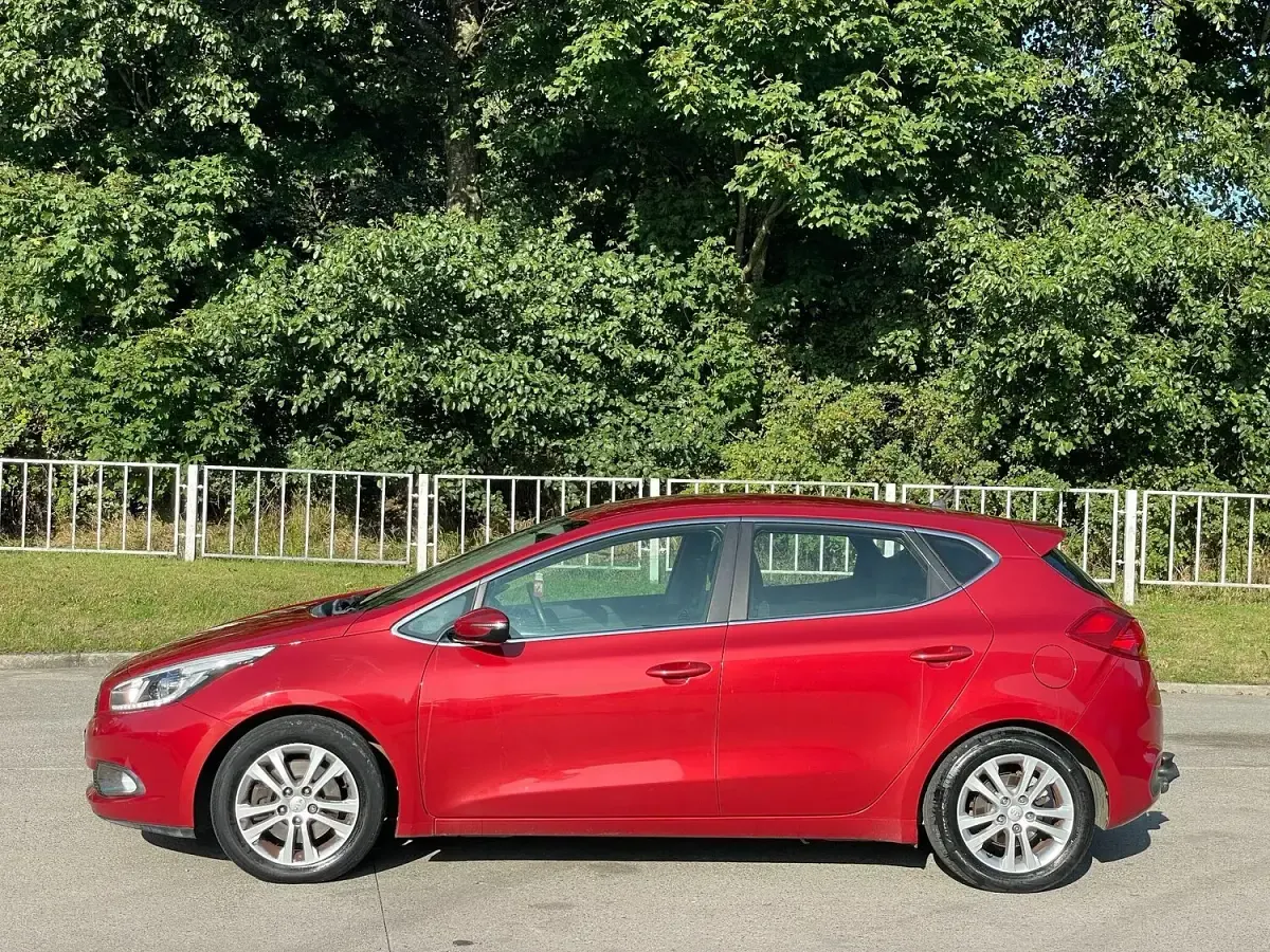 Used Kia Ceed 128 HP (94 kW) 2013 Red Hatchback