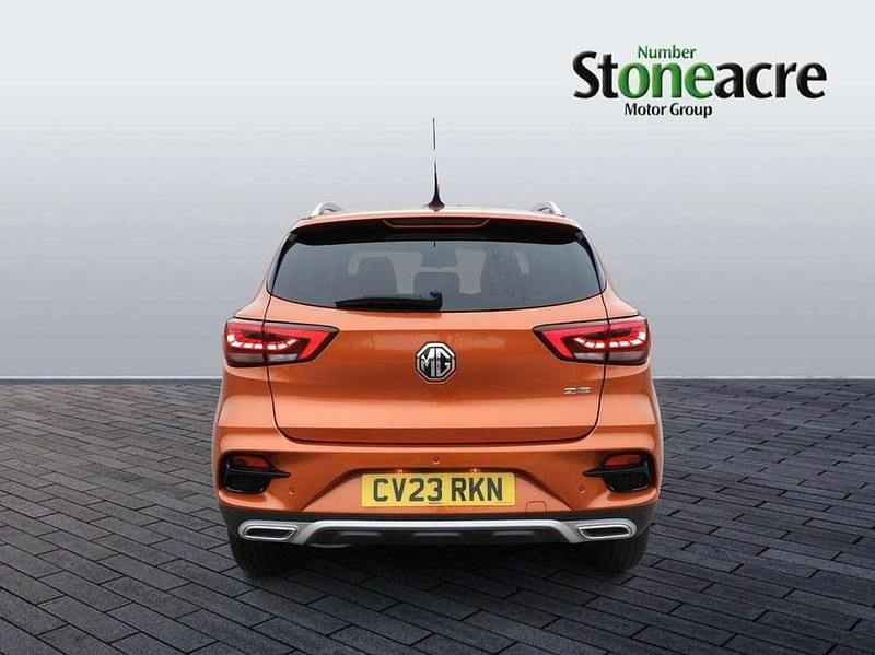 Used MG ZS Exclusive 106 HP (77 kW) 2023 Orange SUV