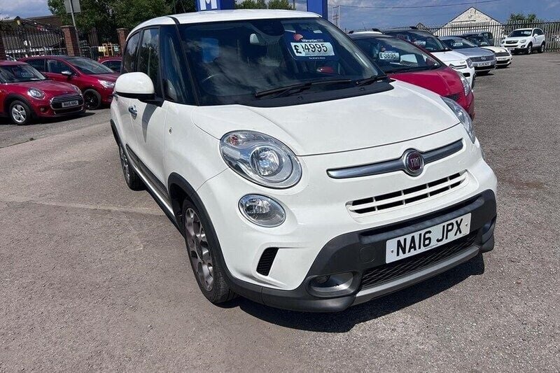 White Used 2016 Fiat 500L Trekking MPV | £4,995 (Fair price) - Image 1/1