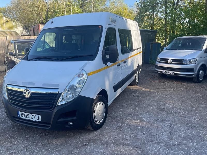 Begagnad Vauxhall Movano 130 HK (95 kW) 2019 Vit Minibuss
