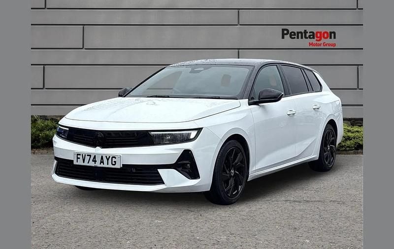 Used Vauxhall Astra 130 HP (95 kW) 2024 White Estate