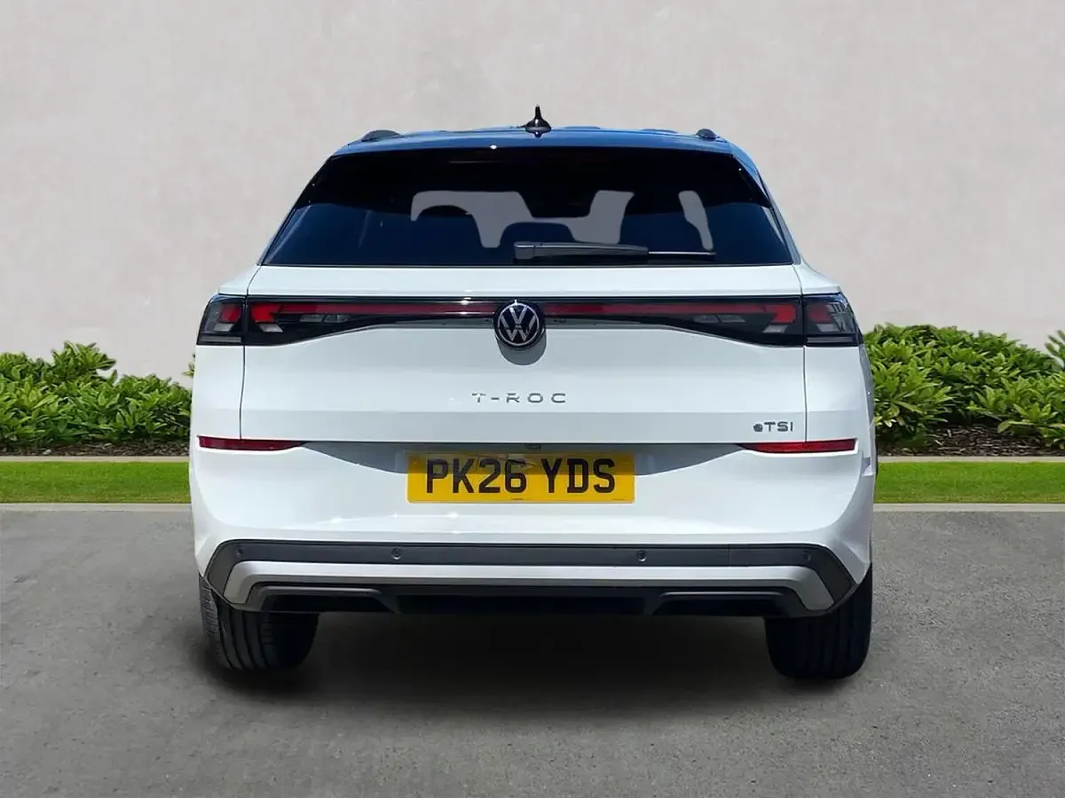 Used VW T-Roc Life 150 HP (110 kW) 2026 Multicolour SUV