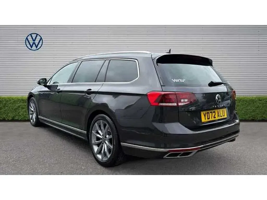 Used VW Passat R-line 150 HP (110 kW) 2022 Grey Estate