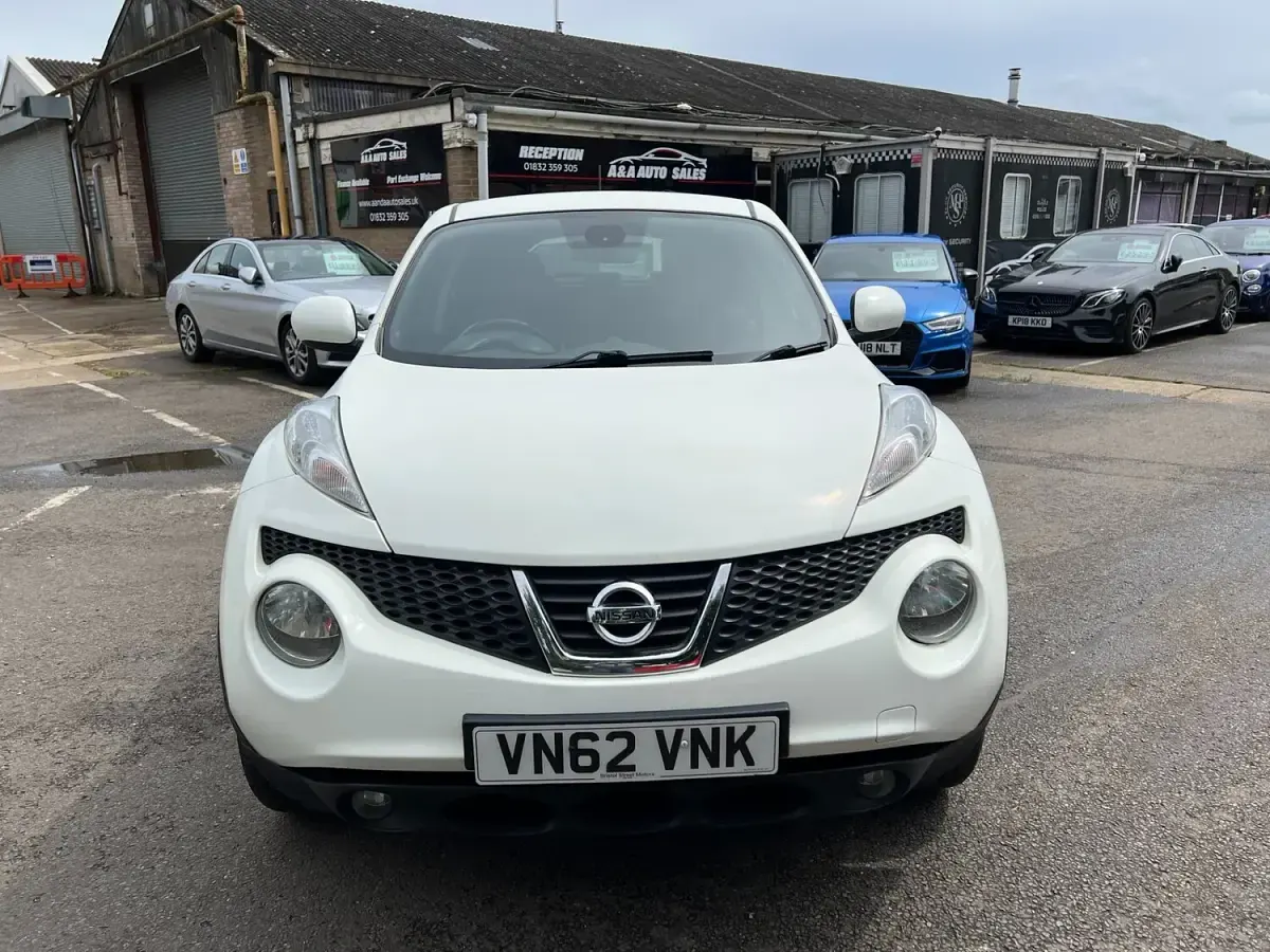 Used Nissan Juke Tekna 110 HP (80 kW) 2012 White SUV