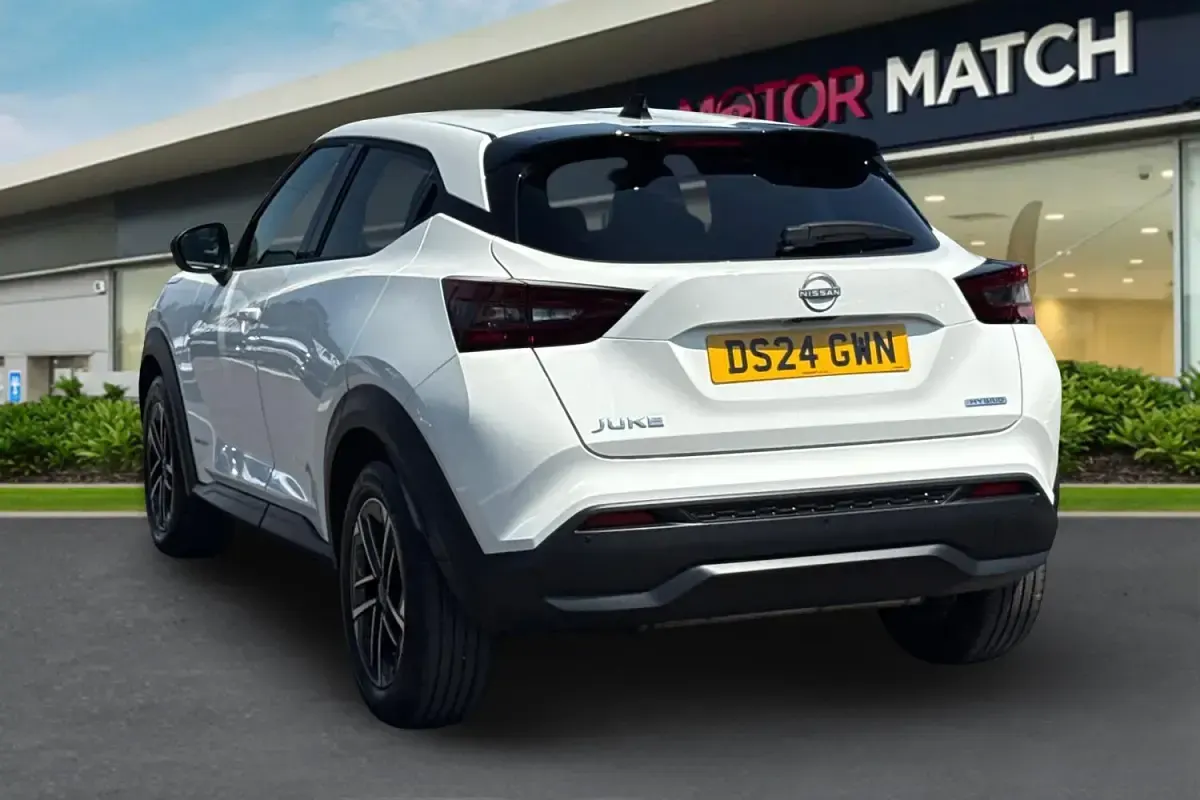 Used Nissan Juke N-Connecta 143 HP (105 kW) 2024 White SUV