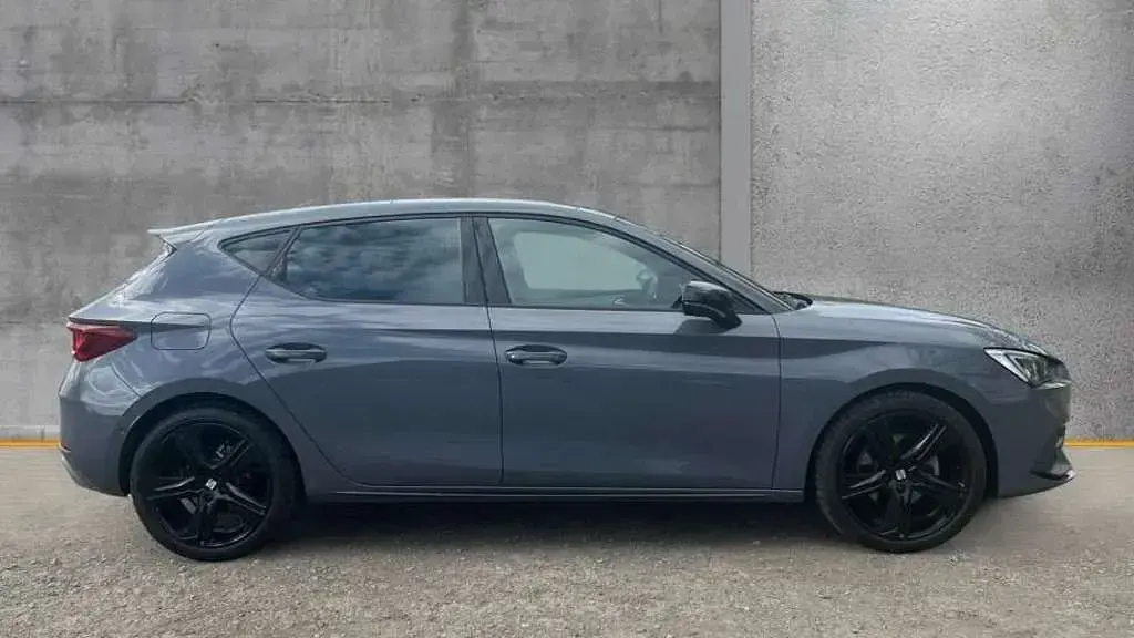 Used Seat Leon Black Edition 150 HP (110 kW) 2025 Graphene grey Hatchback