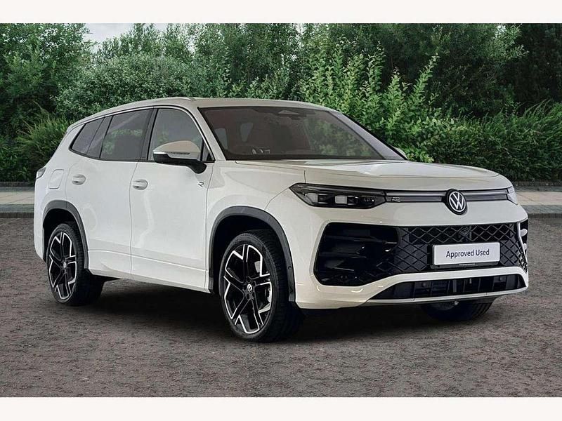 Pure white Used 2025 VW Tayron R-line SUV | £46,990 (Expensive) - Image 1/4